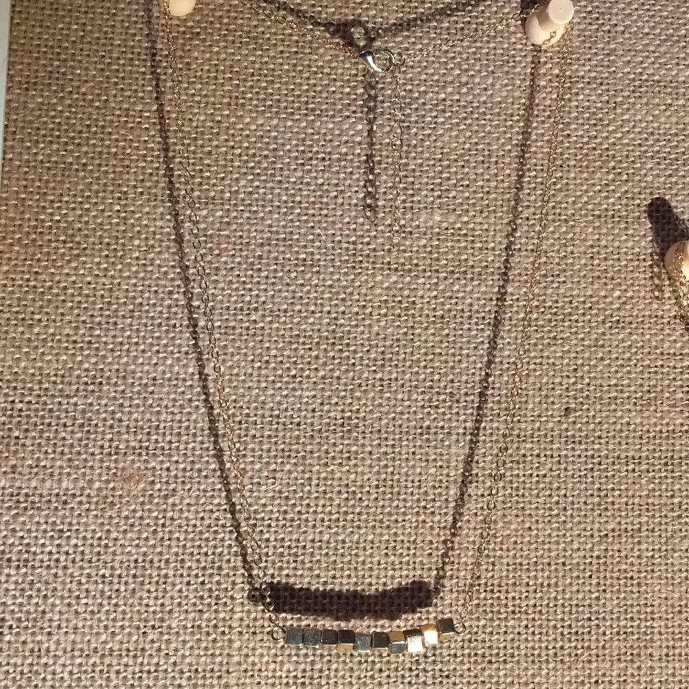 Square bar necklace